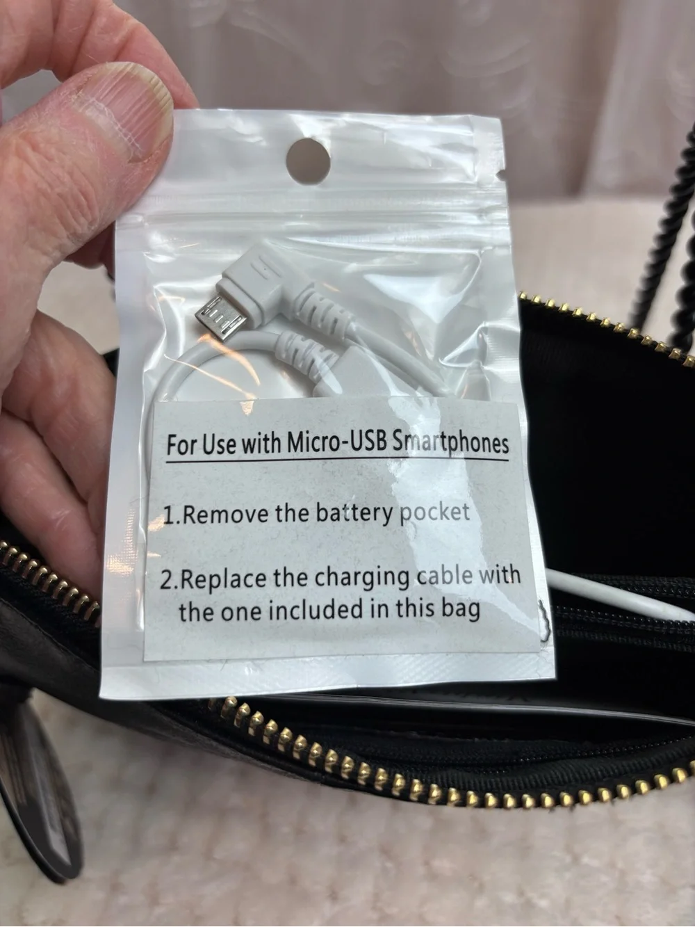H&Butler Mighty Purse Diamond Black Leather Wristlet w/ Built-in Phone Charger - Picture 11 of 16